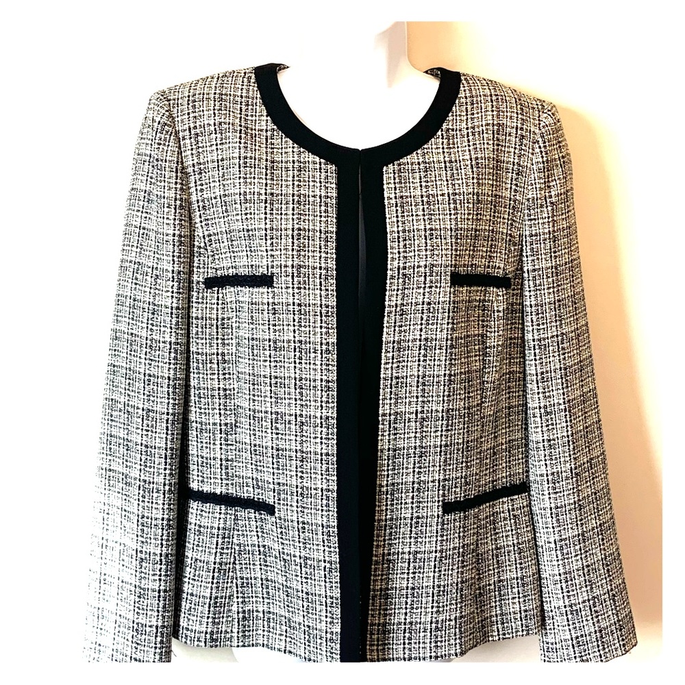 Classic Tahari tweed open front jacket 14